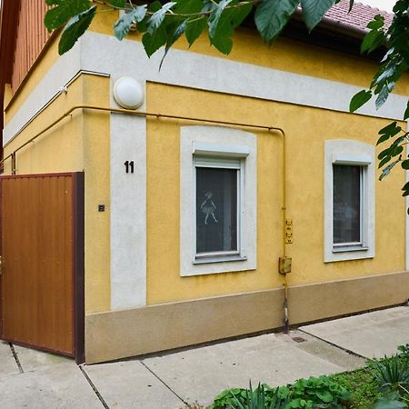 Апартаменти Koelcsey Vendeghaz Говдмезиввашаргей Екстер'єр фото